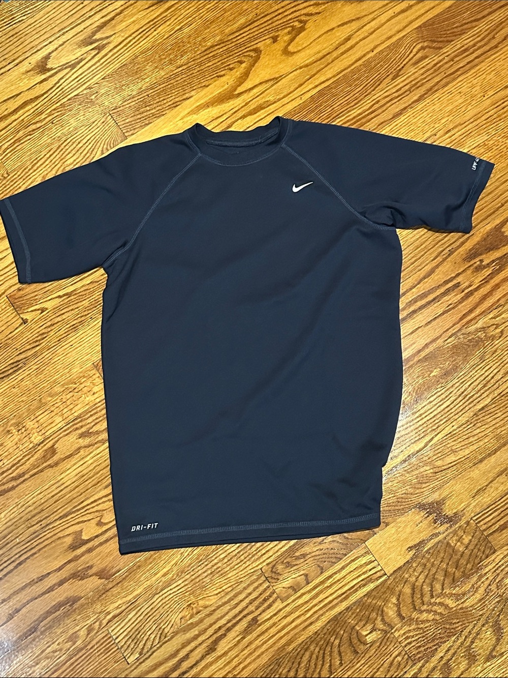 Nike Men’s Navy Short-Sleeve Dri-FIT Swim Rash Guard